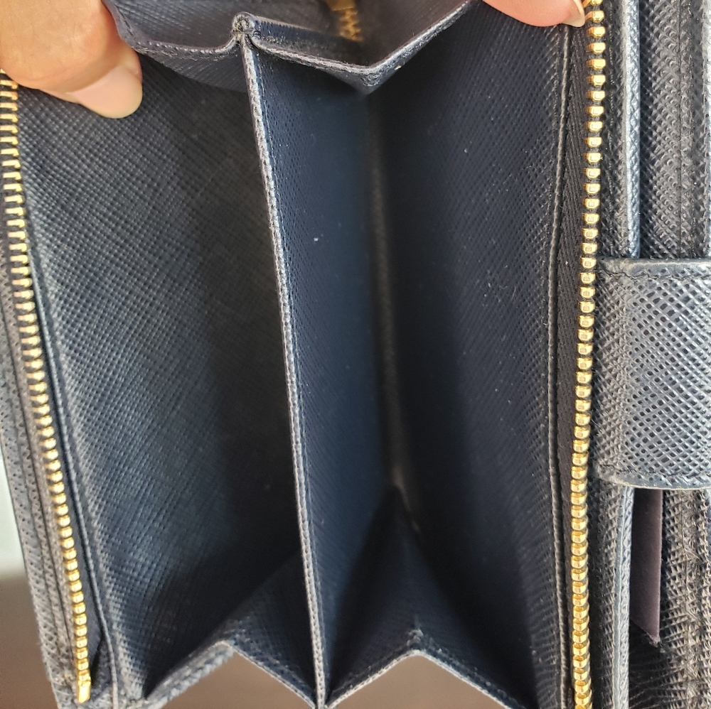 Prada Wallet - Picture 4 of 12